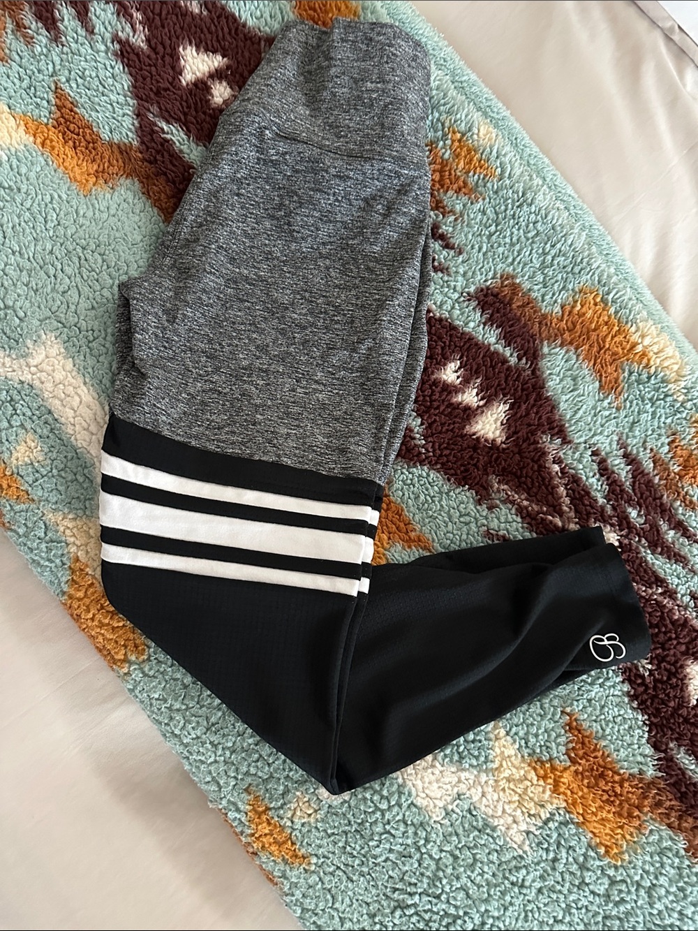 BOMBSHELL SPORTSWEAR STRIPED LEGGINGS SIZE XL